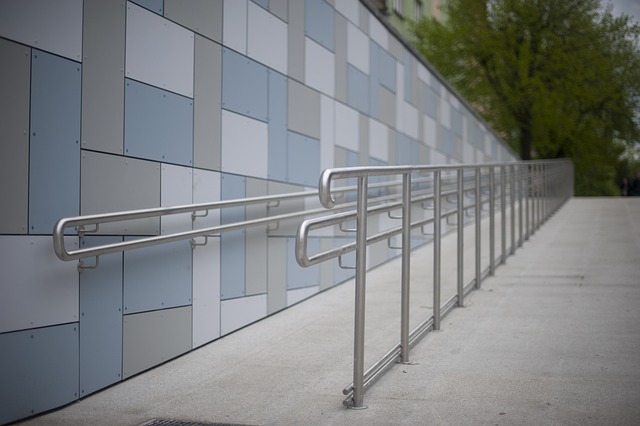 A concrete ramp next to a building